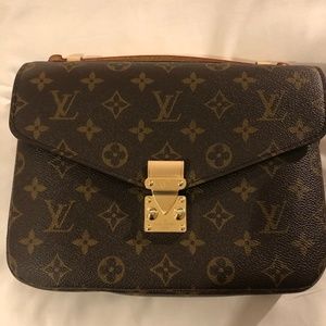 Louis Vuitton Pochette Metis